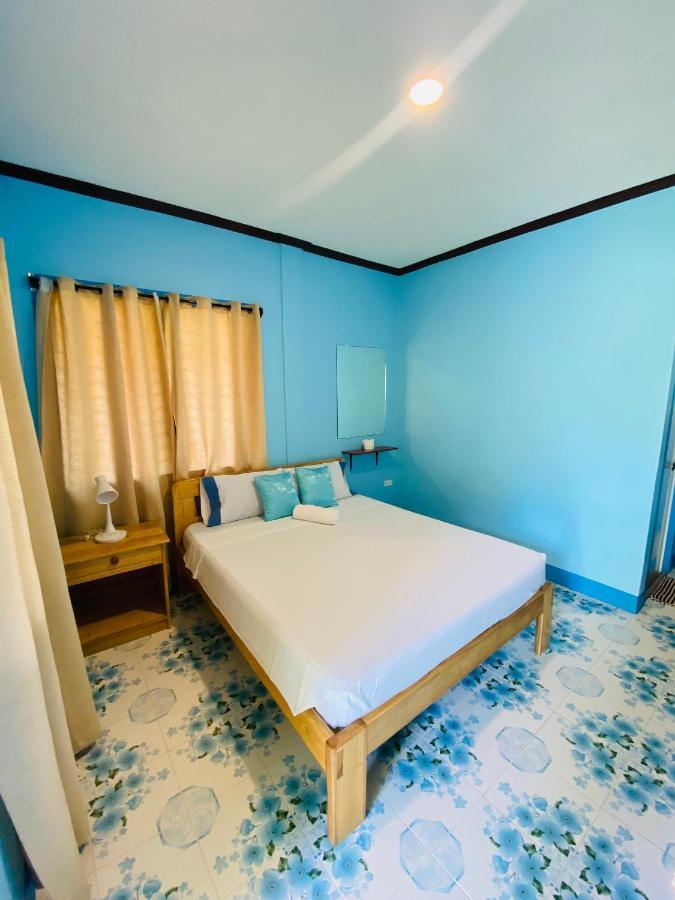 Uptown Guesthouse Siquijor Værelse billede