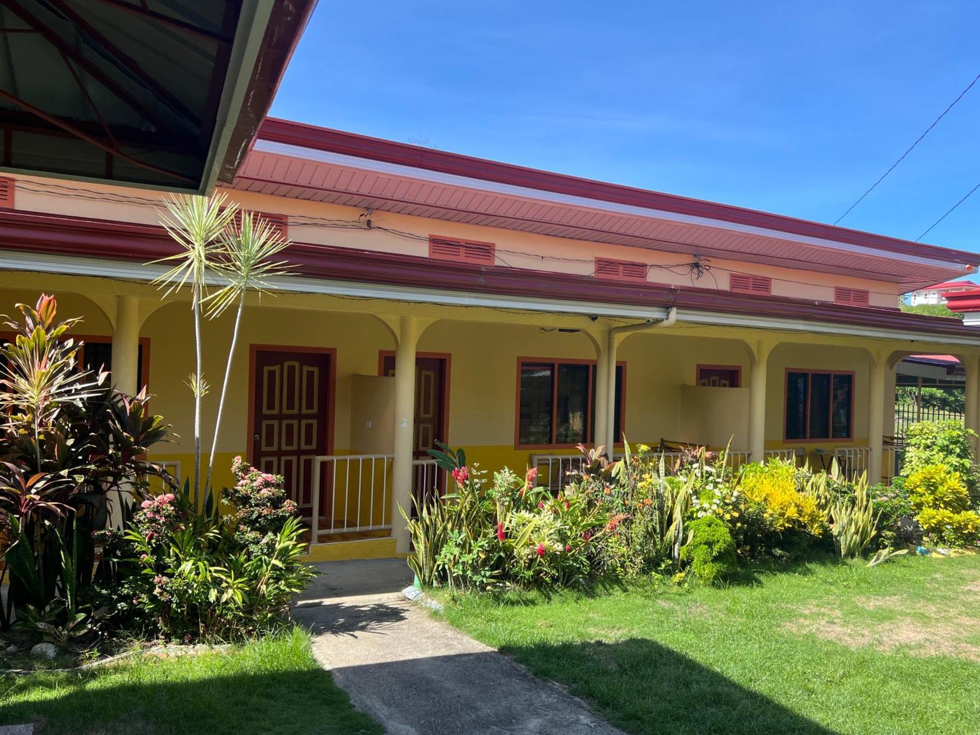 Uptown Guesthouse Siquijor Eksteriør billede