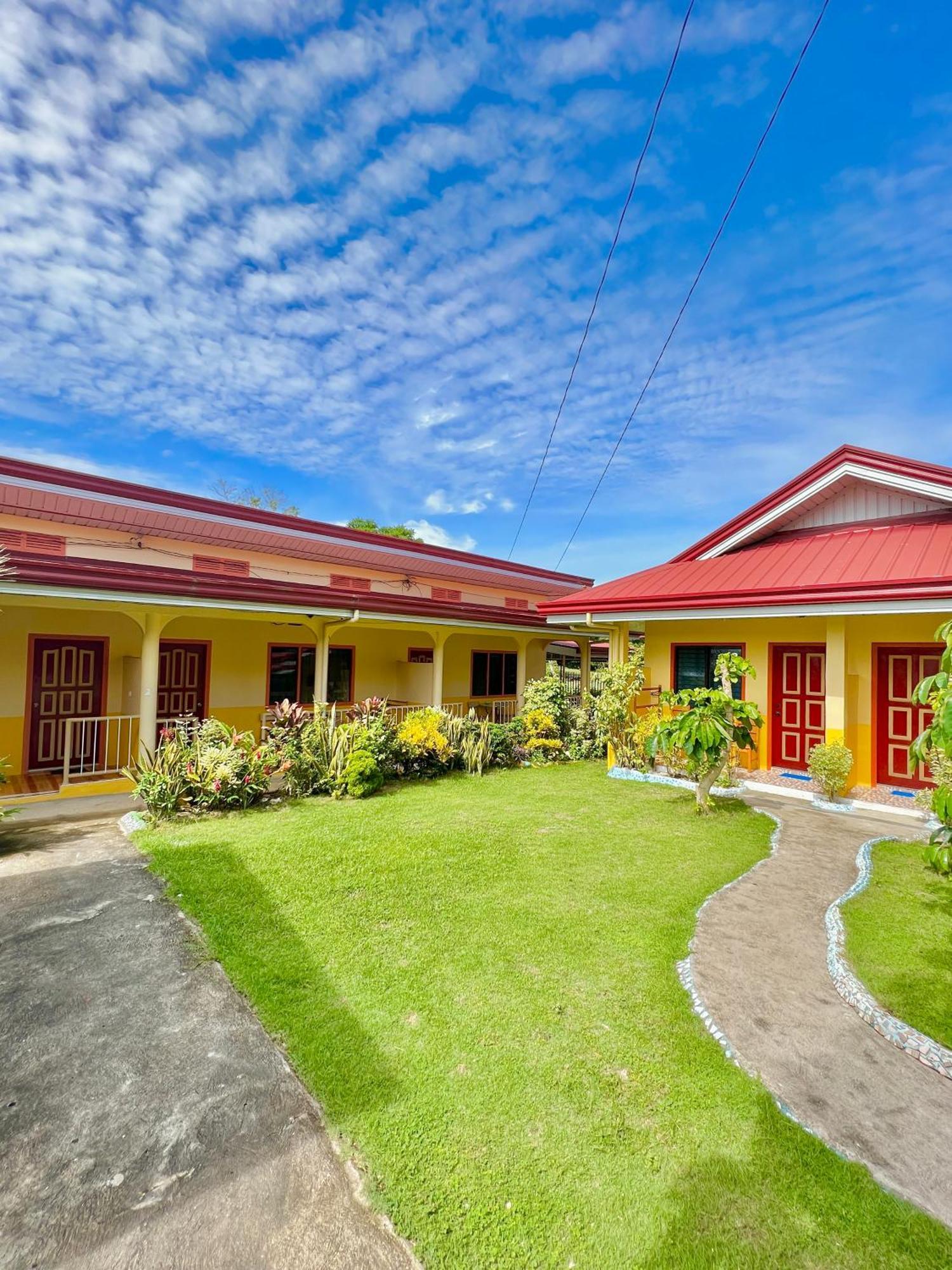 Uptown Guesthouse Siquijor Eksteriør billede