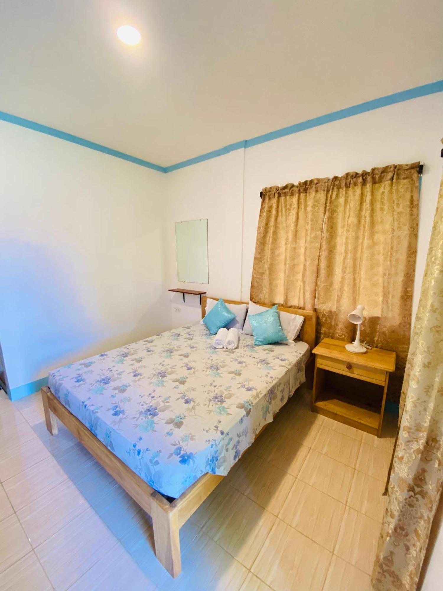 Uptown Guesthouse Siquijor Værelse billede