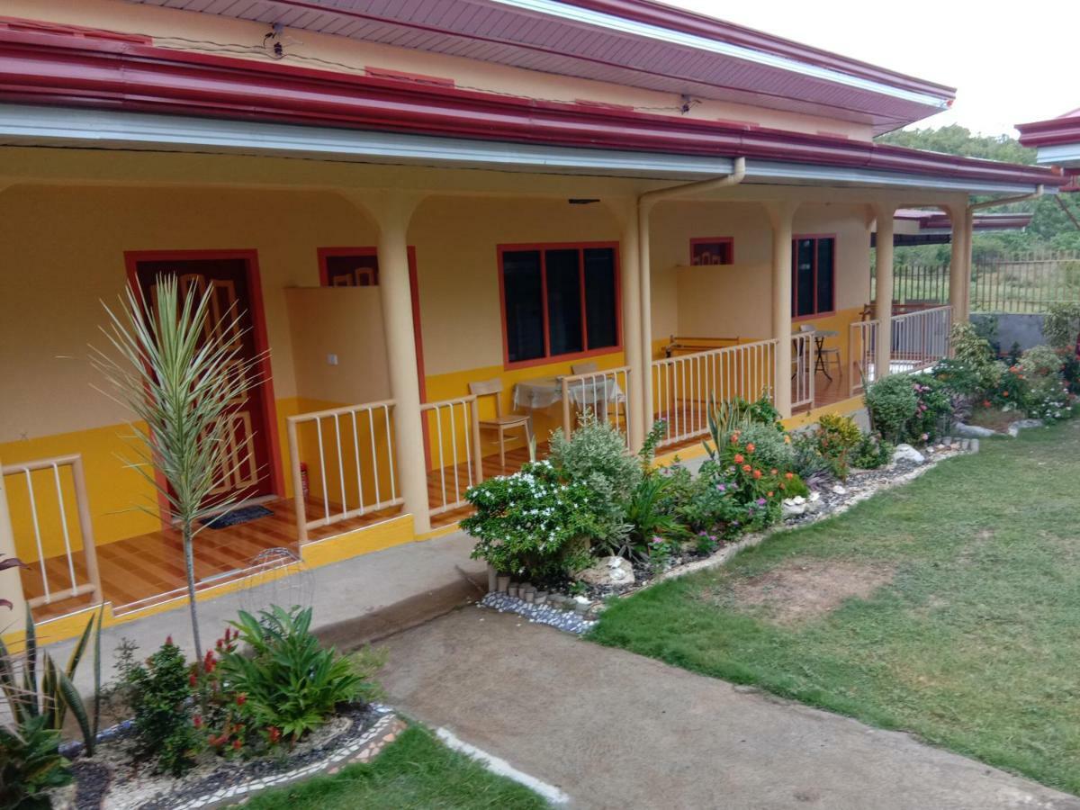 Uptown Guesthouse Siquijor Eksteriør billede